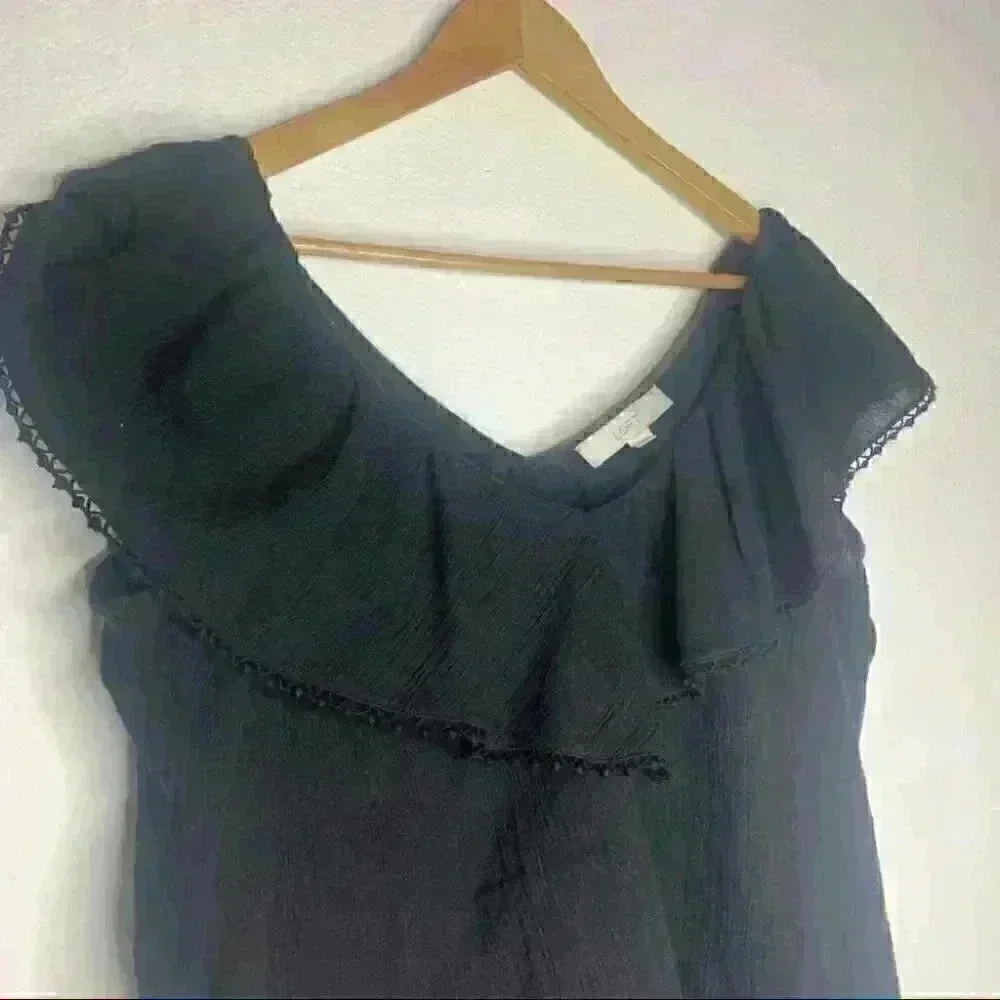 Ann Taylor Loft Ruffle Double V Shell black top blouse Sz xs loose fit - Picture 4 of 9